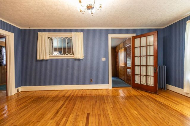 9 Tuttle Street, Rockingham, VT 05101
