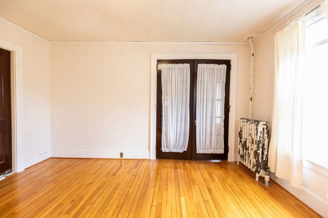 9 Tuttle Street, Rockingham, VT 05101