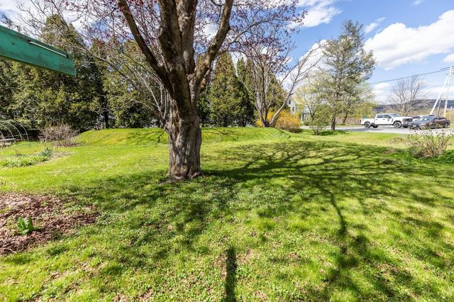 9 Tuttle Street, Rockingham, VT 05101
