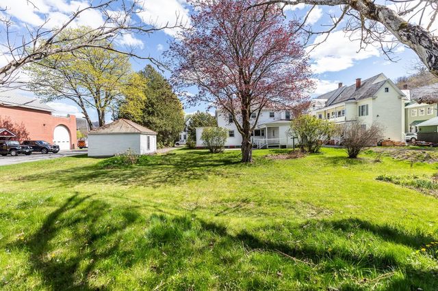 9 Tuttle Street, Rockingham, VT 05101