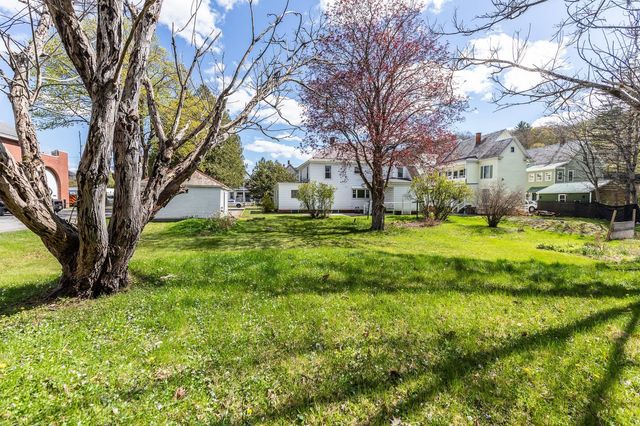 9 Tuttle Street, Rockingham, VT 05101
