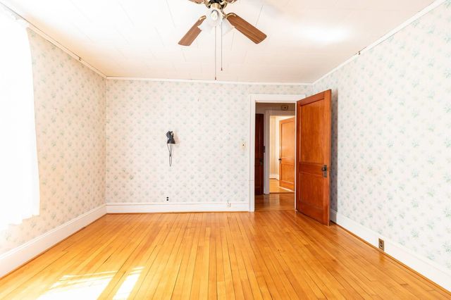 9 Tuttle Street, Rockingham, VT 05101