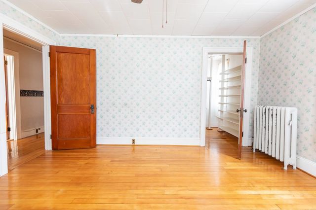 9 Tuttle Street, Rockingham, VT 05101