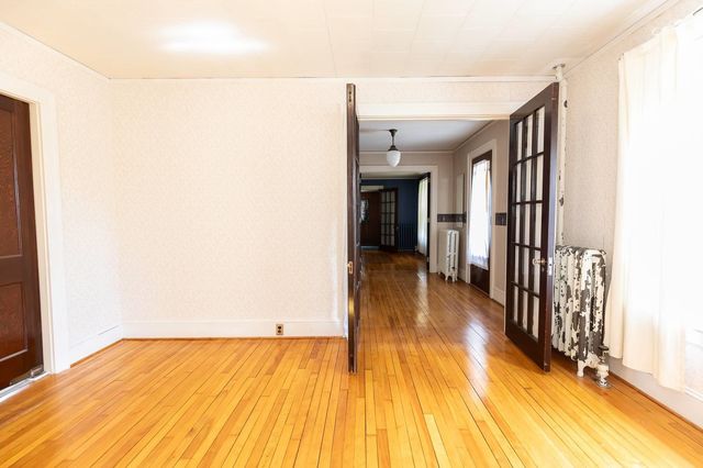 9 Tuttle Street, Rockingham, VT 05101