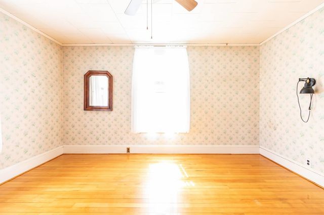 9 Tuttle Street, Rockingham, VT 05101