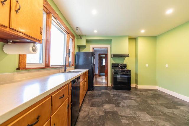 9 Tuttle Street, Rockingham, VT 05101