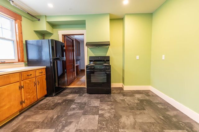 9 Tuttle Street, Rockingham, VT 05101
