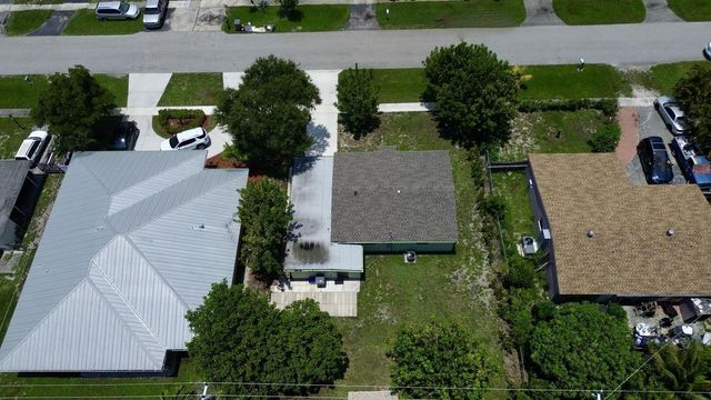 9298 Birmingham Drive, Palm Beach Gardens, FL 33410