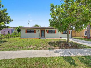 9298 Birmingham Drive, Palm Beach Gardens, FL 33410
