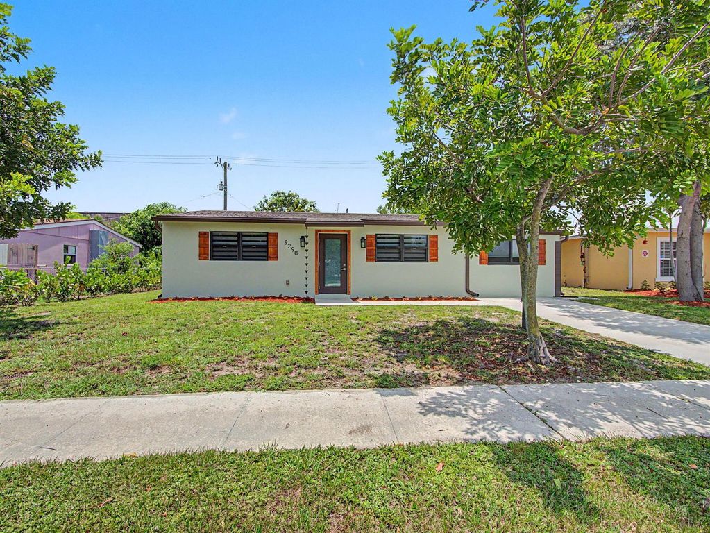 9298 Birmingham Drive, Palm Beach Gardens, FL 33410