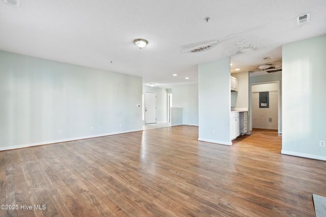 807 March Court E, Wilmington, NC 28405