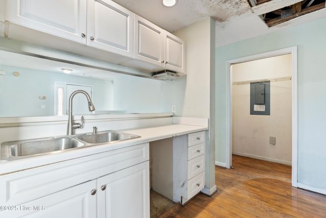 807 March Court E, Wilmington, NC 28405