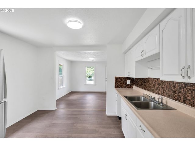 2101 E 27TH St, Vancouver, WA 98660