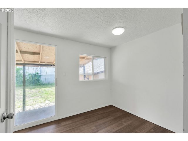 2101 E 27TH St, Vancouver, WA 98660