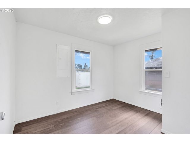 2101 E 27TH St, Vancouver, WA 98660
