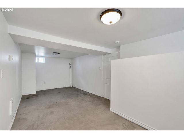 2101 E 27TH St, Vancouver, WA 98660