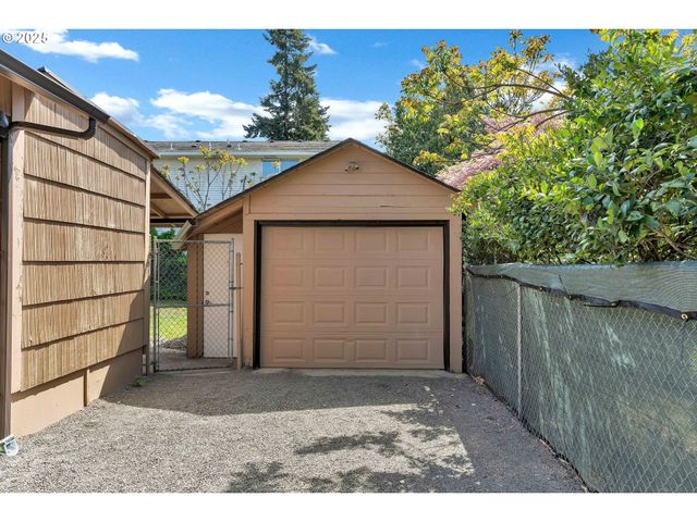 2101 E 27TH St, Vancouver, WA 98660