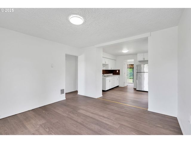 2101 E 27TH St, Vancouver, WA 98660