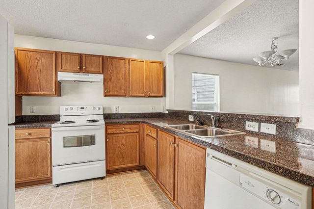 396 Bellegrove Dr., Myrtle Beach, SC 29579