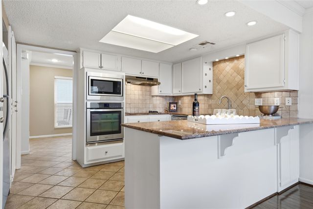 4506 Village Oak Drive, Waco, TX 76710