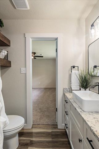 102 E D Ave, Cache, OK 73527