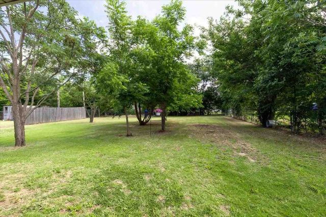 102 E D Ave, Cache, OK 73527