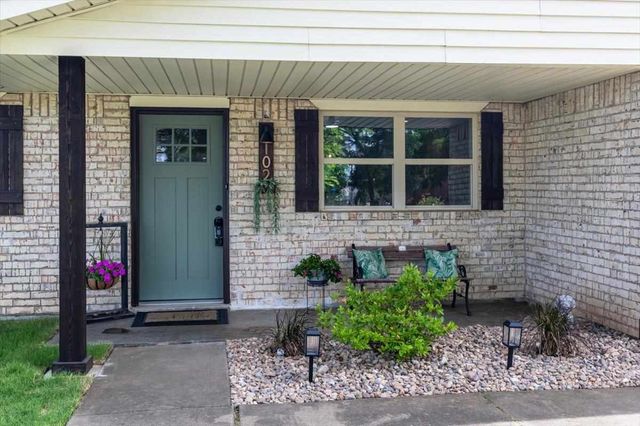 102 E D Ave, Cache, OK 73527