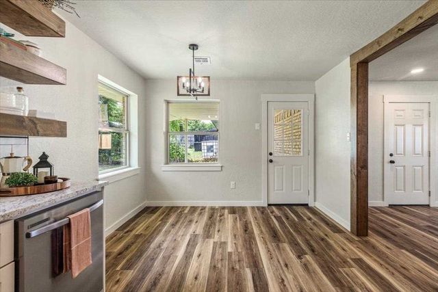 102 E D Ave, Cache, OK 73527