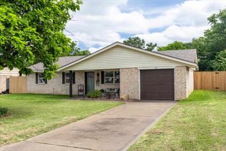 102 E D Ave, Cache, OK 73527