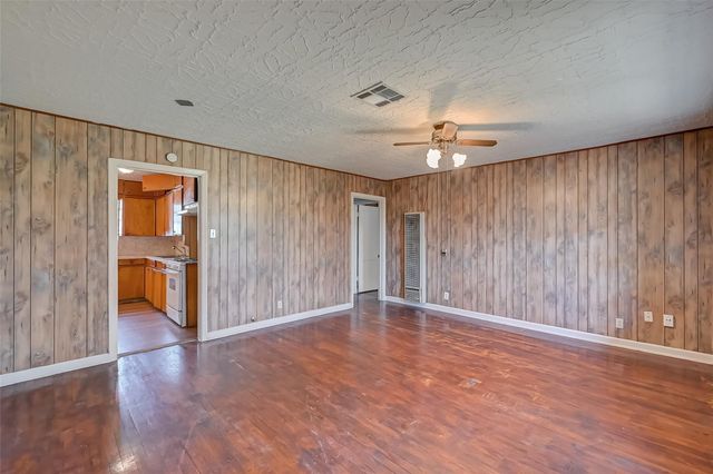 4905 Brinkley Street, Houston, TX 77033
