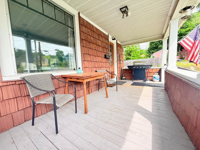 27 Columbus Circle, Newport, NH 03773