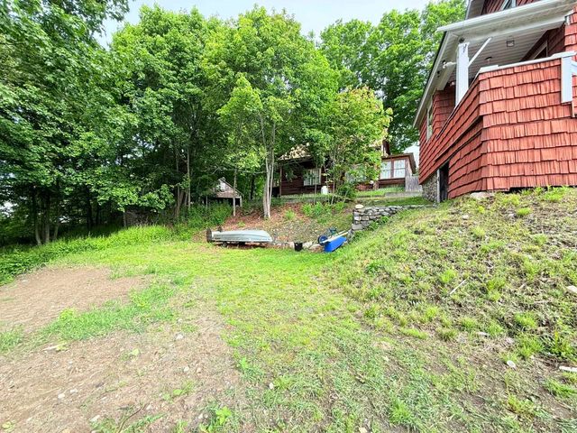 27 Columbus Circle, Newport, NH 03773