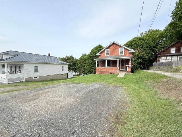 27 Columbus Circle, Newport, NH 03773