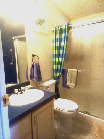 2300 E Valley 76, Escondido, CA 92027