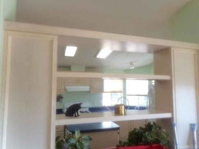 2300 E Valley 76, Escondido, CA 92027