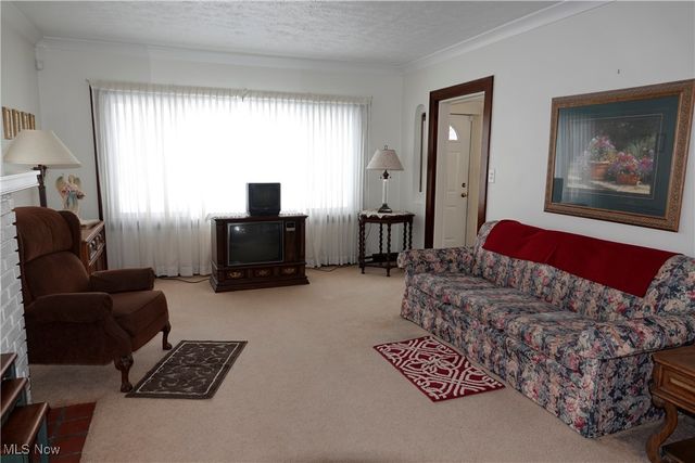 1526 Parker Drive, Mayfield Heights, OH 44124