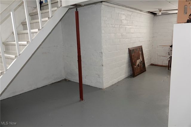 1526 Parker Drive, Mayfield Heights, OH 44124