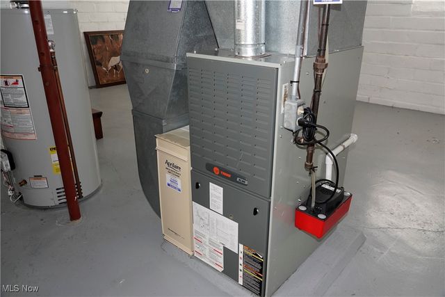 1526 Parker Drive, Mayfield Heights, OH 44124