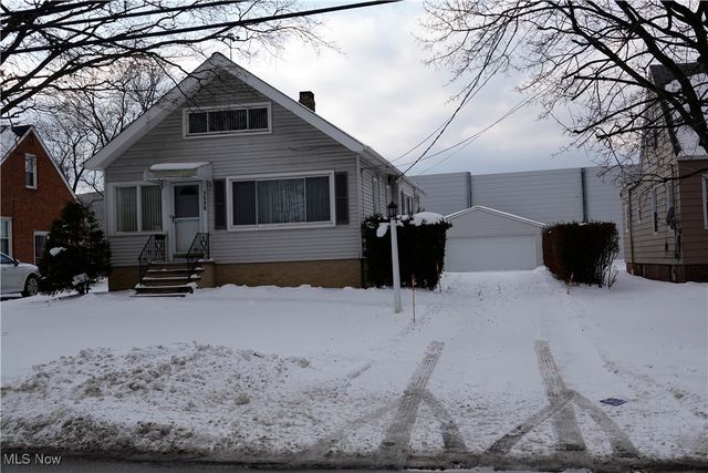 1526 Parker Drive, Mayfield Heights, OH 44124