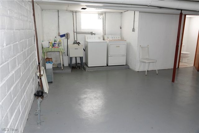 1526 Parker Drive, Mayfield Heights, OH 44124