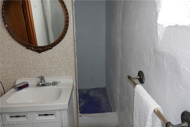 1526 Parker Drive, Mayfield Heights, OH 44124