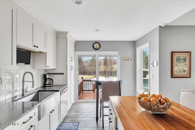 19 Autumn Lane, Troy, NY 12182