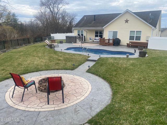 19 Autumn Lane, Troy, NY 12182