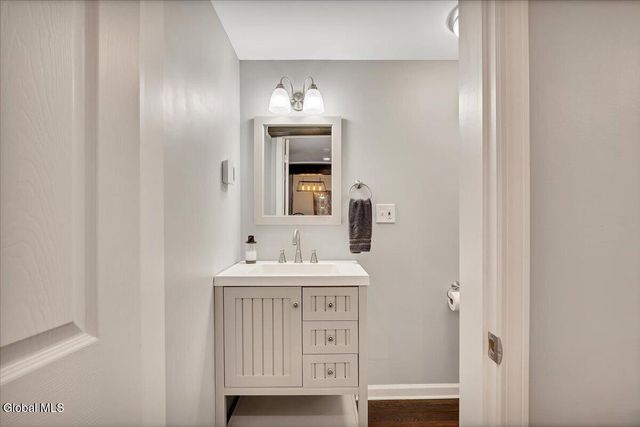 19 Autumn Lane, Troy, NY 12182