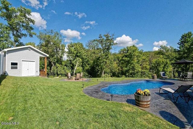 19 Autumn Lane, Troy, NY 12182