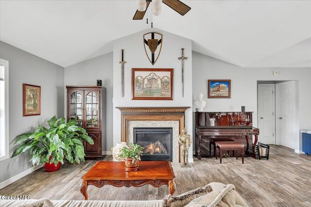 19 Autumn Lane, Troy, NY 12182