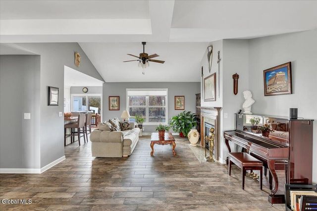 19 Autumn Lane, Troy, NY 12182