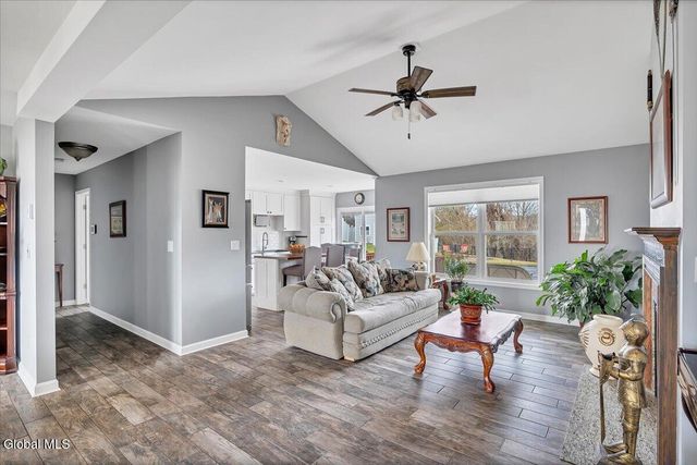 19 Autumn Lane, Troy, NY 12182
