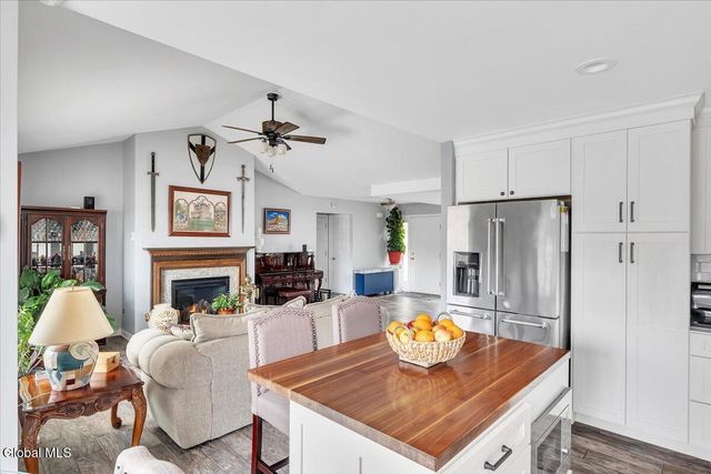 19 Autumn Lane, Troy, NY 12182