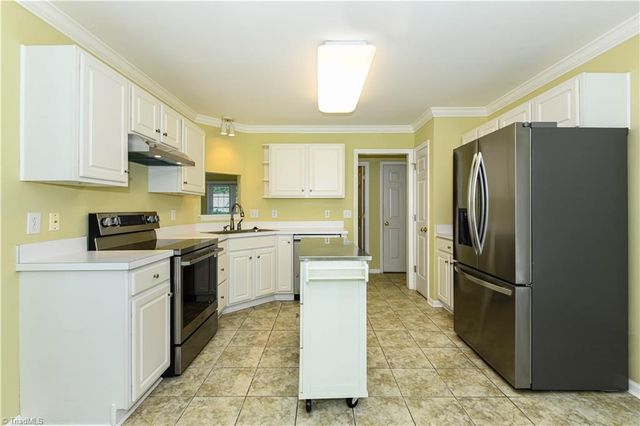 5607 Wellsley Drive W, Greensboro, NC 27407